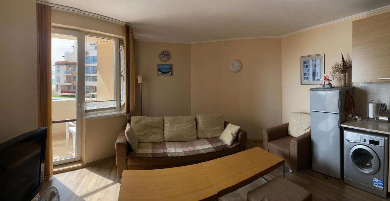 First Line Apartment At Obzor Exterior foto