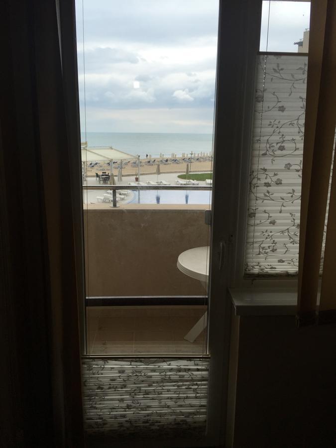 First Line Apartment At Obzor Exterior foto